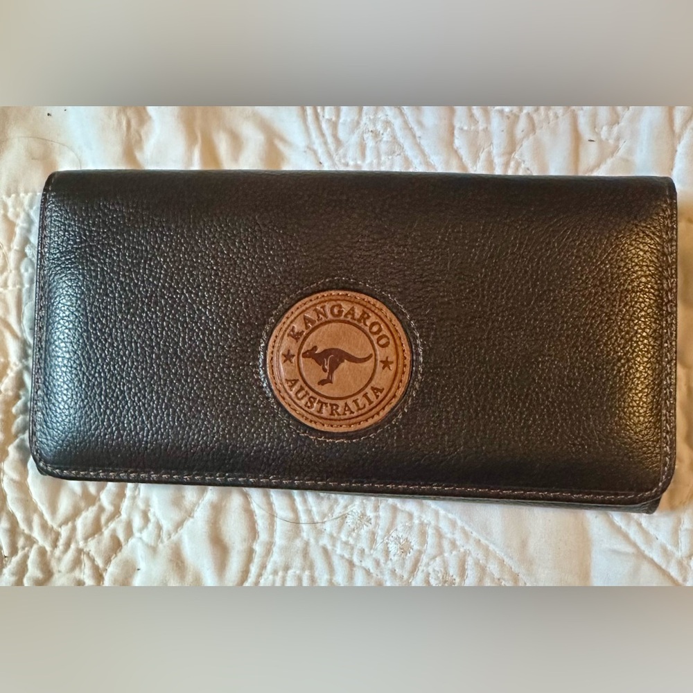 Kangaroo Australia brown leather wallet